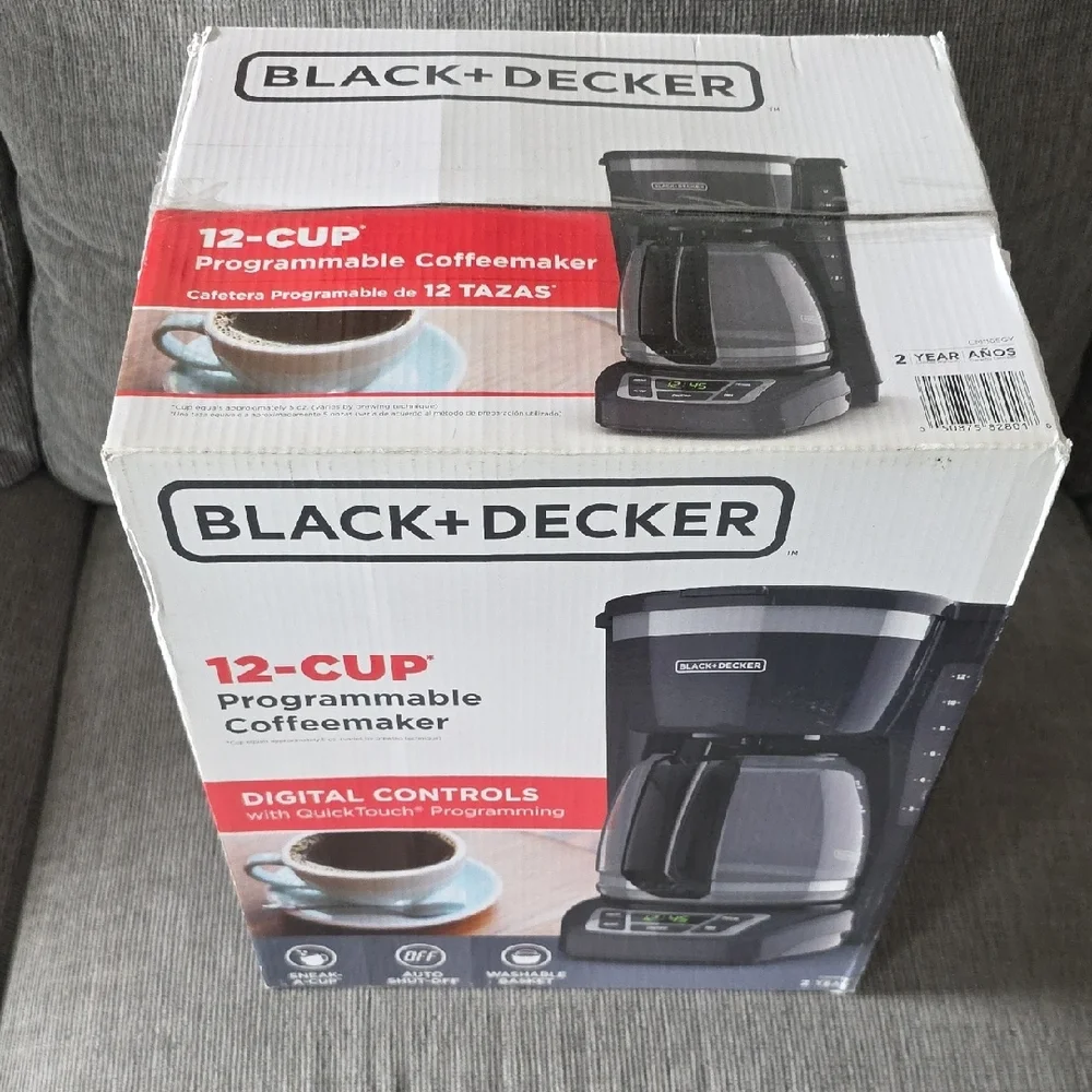Black & Decker 12-Cup Programmable Coffee Maker With Digital Controls, New